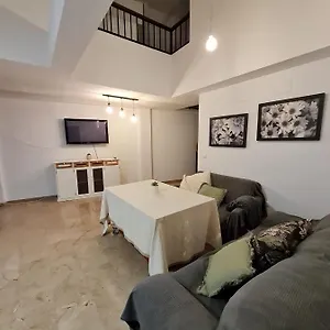 Apartamento Precioso ático Churriana Con Terraza, Churriana de la Vega